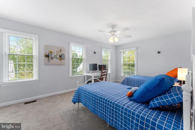 11711 OLD BAYBERRY LN, Reston, VA 20194