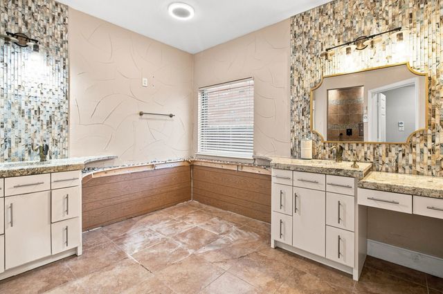 7075 Nantucket Way, Grand Prairie, TX 75054