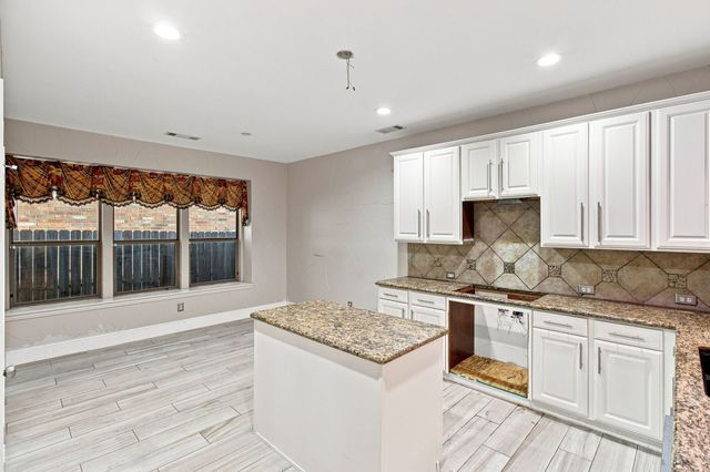 7075 Nantucket Way, Grand Prairie, TX 75054