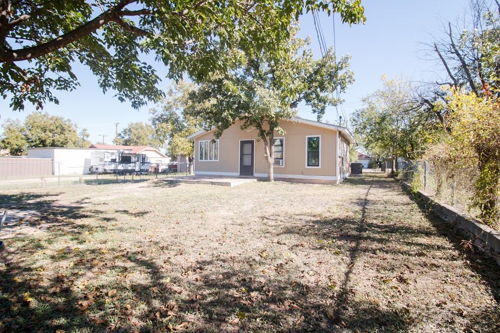 Image 19 of property listing at 1015 Jefferson Street, San Angelo, TX 76901