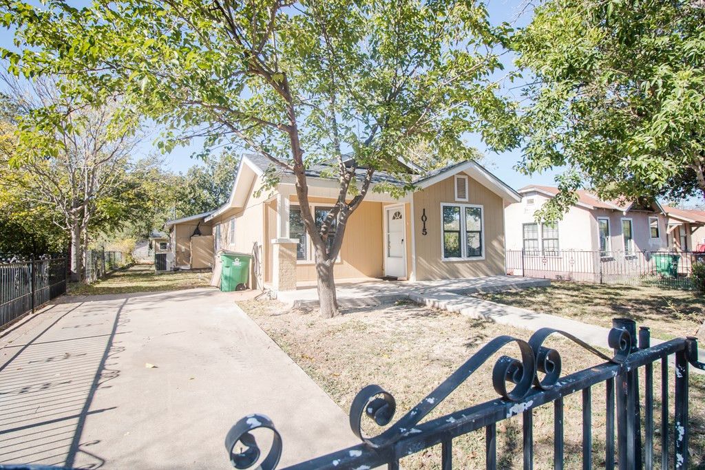 Image 2 of property listing at 1015 Jefferson Street, San Angelo, TX 76901