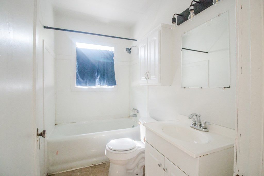 Image 20 of property listing at 1015 Jefferson Street, San Angelo, TX 76901