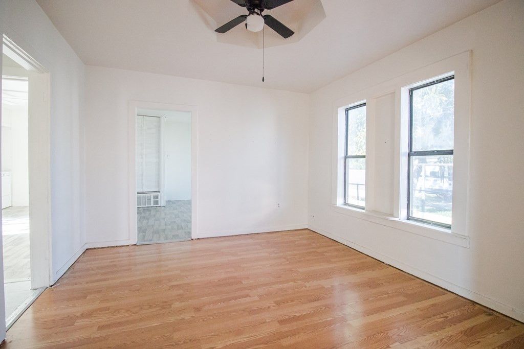 Image 4 of property listing at 1015 Jefferson Street, San Angelo, TX 76901