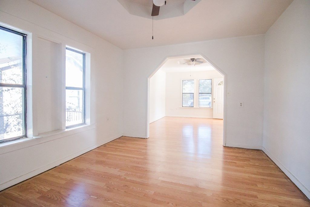 Image 5 of property listing at 1015 Jefferson Street, San Angelo, TX 76901