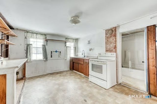 165 Maple Street, East Hartford, CT 06118