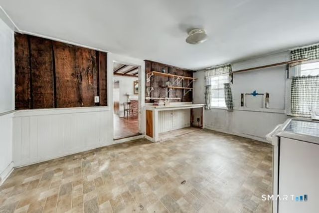 165 Maple Street, East Hartford, CT 06118