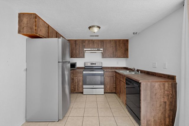 8201 Trumbull Avenue SE APT C, Albuquerque, NM 87108