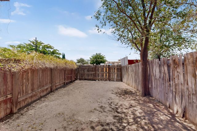 8201 Trumbull Avenue SE APT C, Albuquerque, NM 87108
