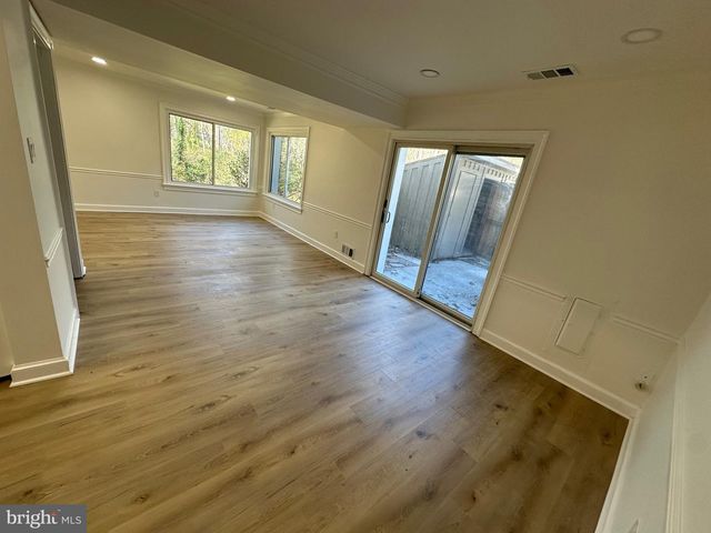 18424 ALLSPICE DR, Germantown, MD 20874