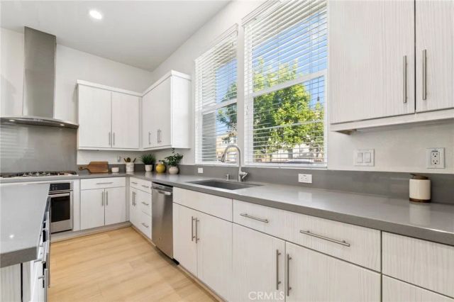 119 Newall, Irvine, CA 92618