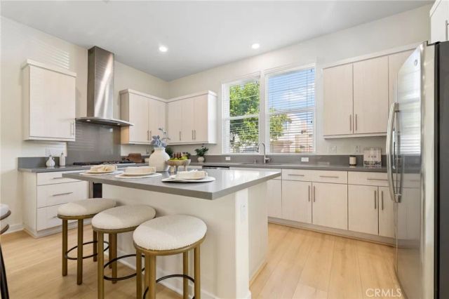 119 Newall, Irvine, CA 92618