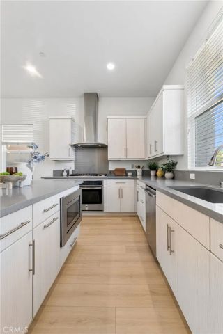 119 Newall, Irvine, CA 92618