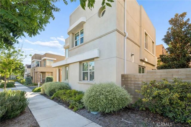 119 Newall, Irvine, CA 92618