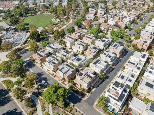 119 Newall, Irvine, CA 92618