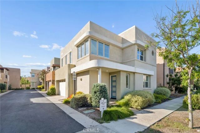 119 Newall, Irvine, CA 92618