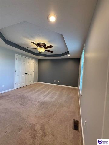 230 Trappers Ridge Court, Vine Grove, KY 40175