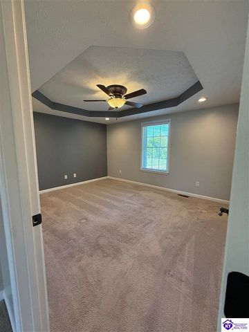230 Trappers Ridge Court, Vine Grove, KY 40175