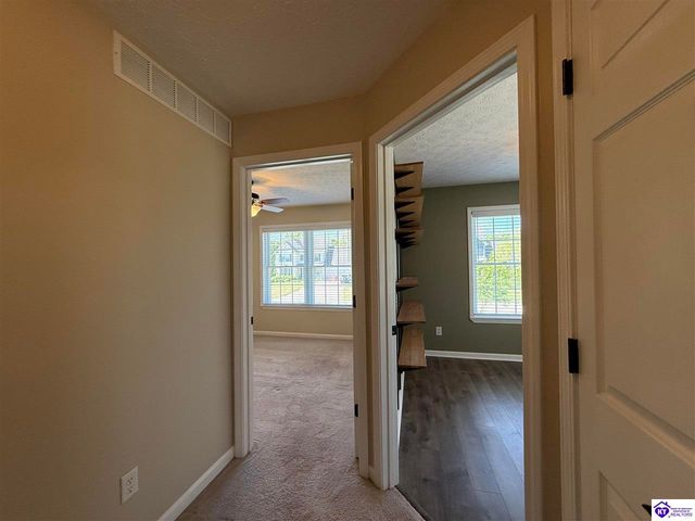 230 Trappers Ridge Court, Vine Grove, KY 40175