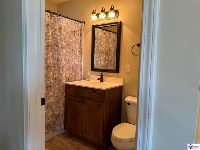 230 Trappers Ridge Court, Vine Grove, KY 40175