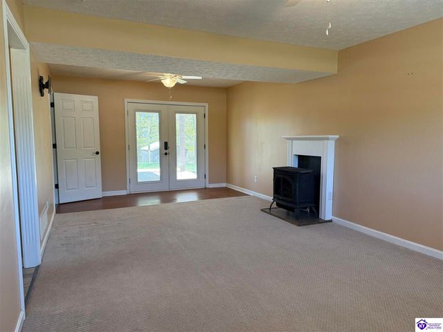 230 Trappers Ridge Court, Vine Grove, KY 40175
