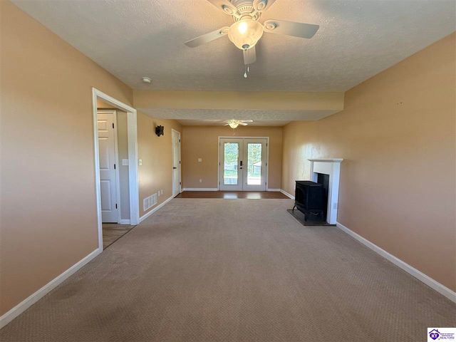 230 Trappers Ridge Court, Vine Grove, KY 40175