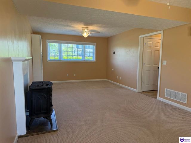 230 Trappers Ridge Court, Vine Grove, KY 40175