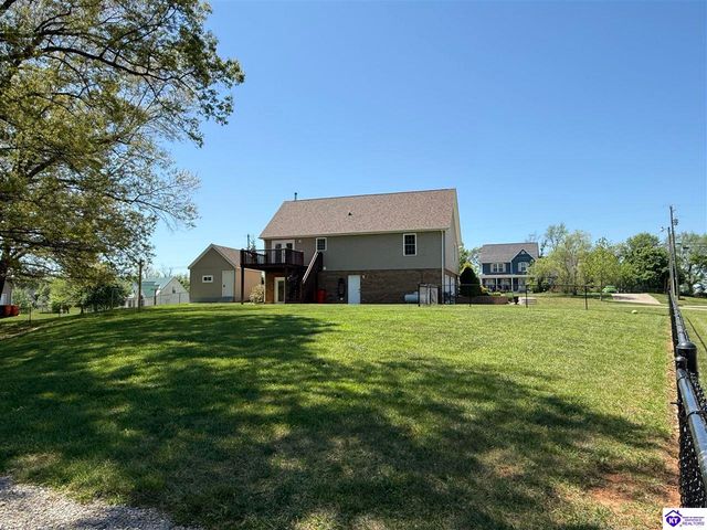 230 Trappers Ridge Court, Vine Grove, KY 40175