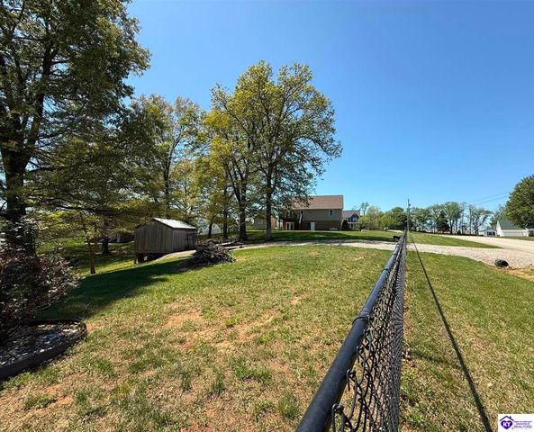 230 Trappers Ridge Court, Vine Grove, KY 40175