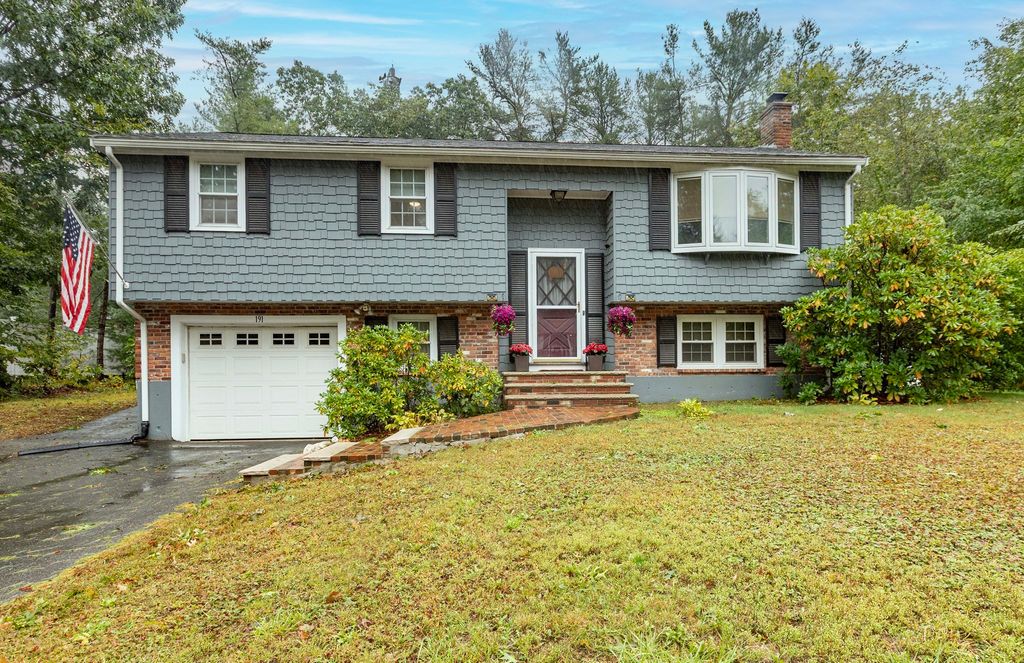 191 Cynthia Dr, Raynham, MA 02767