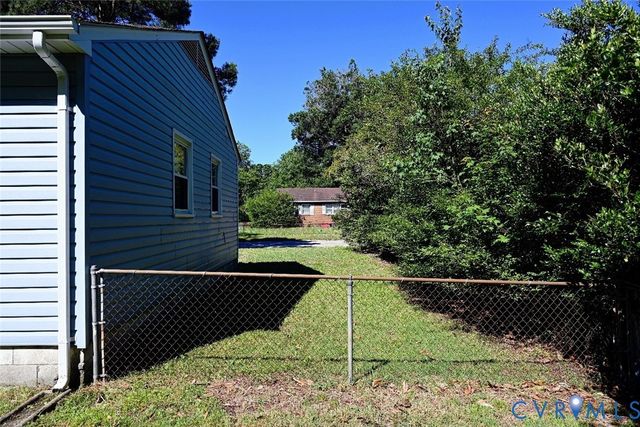 2587 Pinehurst Dr, Petersburg, VA 23805