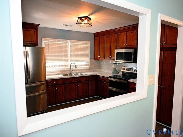 2587 Pinehurst Dr, Petersburg, VA 23805