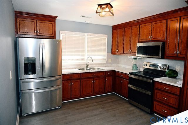 2587 Pinehurst Dr, Petersburg, VA 23805