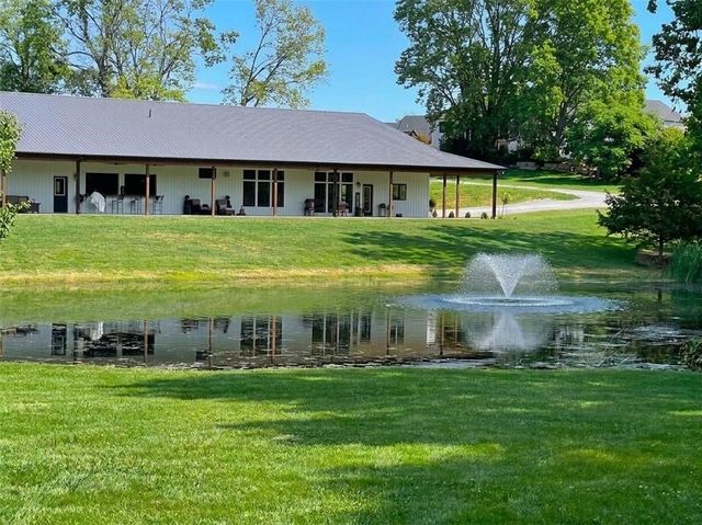 12820 NW Crooked Road, Parkville, MO 64152