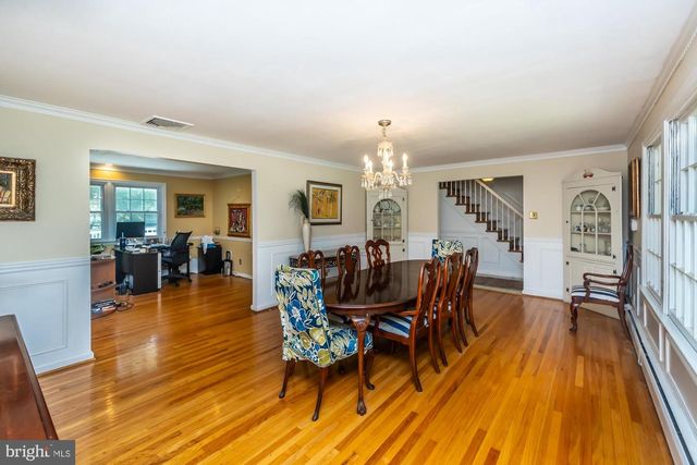 999 CLOVERLY RD, Berwyn, PA 19312