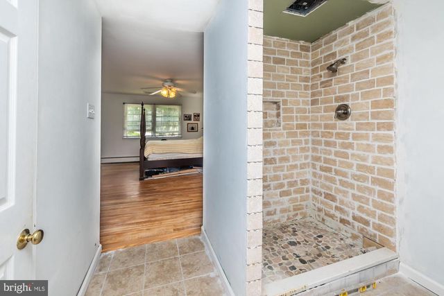 999 CLOVERLY RD, Berwyn, PA 19312