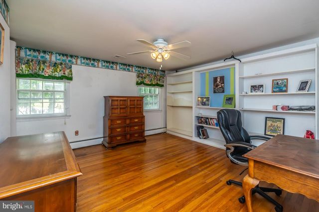 999 CLOVERLY RD, Berwyn, PA 19312