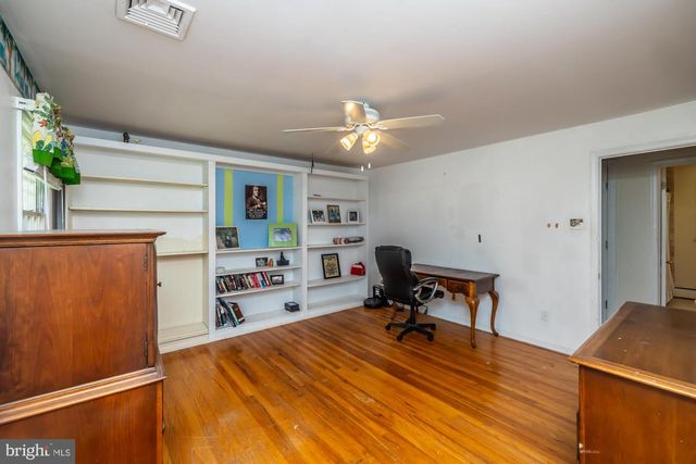 999 CLOVERLY RD, Berwyn, PA 19312