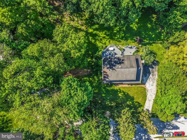 999 CLOVERLY RD, Berwyn, PA 19312