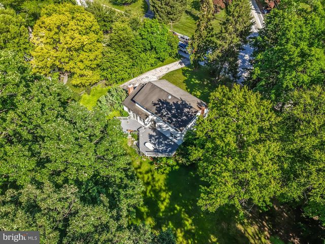 999 CLOVERLY RD, Berwyn, PA 19312