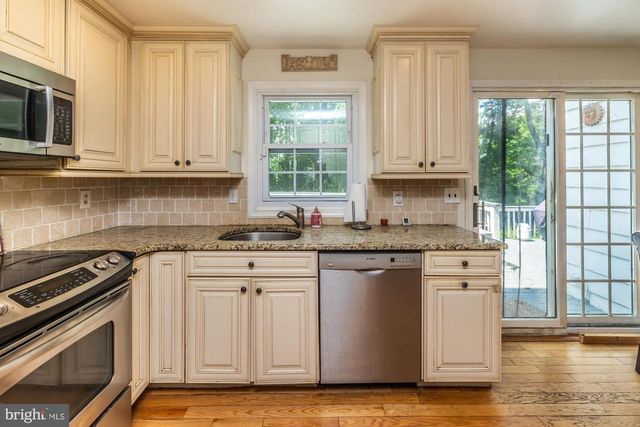 999 CLOVERLY RD, Berwyn, PA 19312