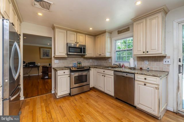 999 CLOVERLY RD, Berwyn, PA 19312