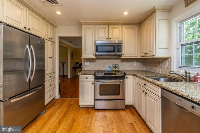 999 CLOVERLY RD, Berwyn, PA 19312