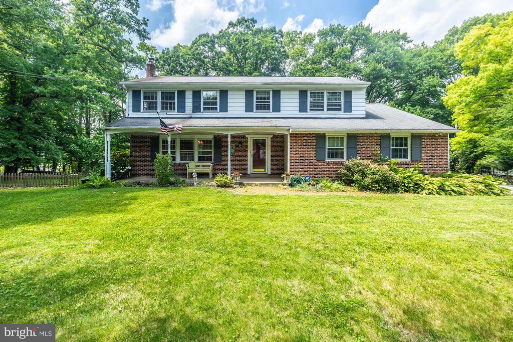 999 CLOVERLY RD, Berwyn, PA 19312