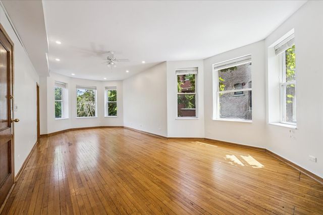 2751 W Logan Boulevard 2, Chicago, IL 60647