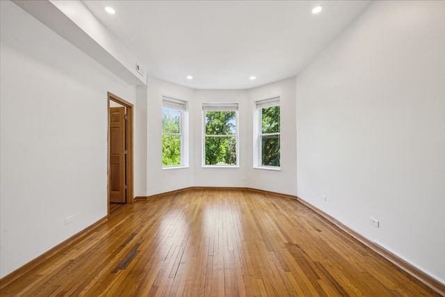 2751 W Logan Boulevard 2, Chicago, IL 60647