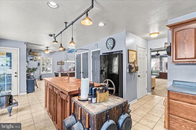 201 E KING ST, East Berlin, PA 17316