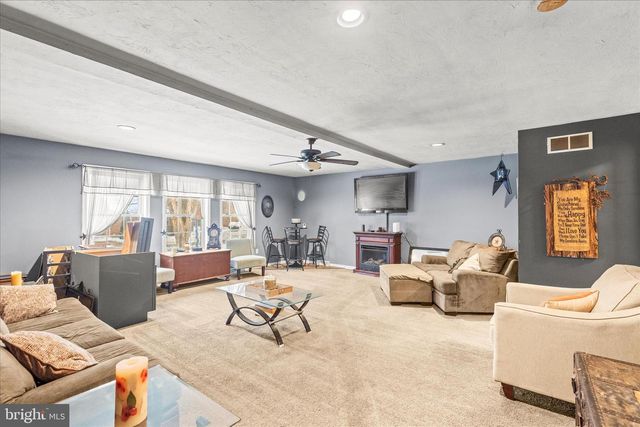 201 E KING ST, East Berlin, PA 17316