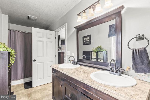 201 E KING ST, East Berlin, PA 17316