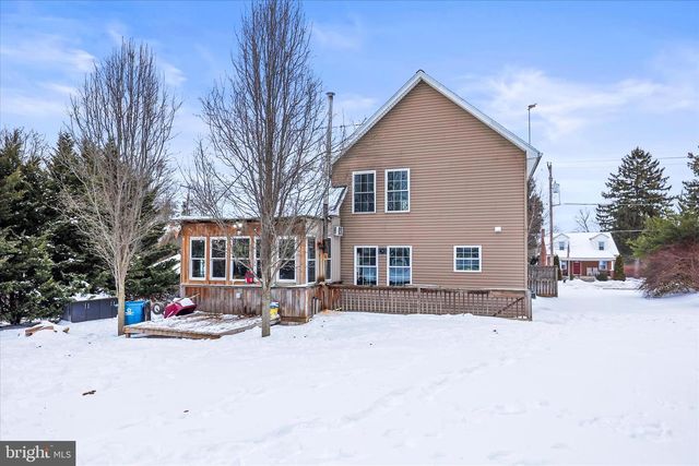 201 E KING ST, East Berlin, PA 17316