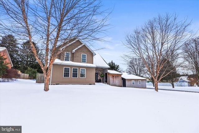 201 E KING ST, East Berlin, PA 17316